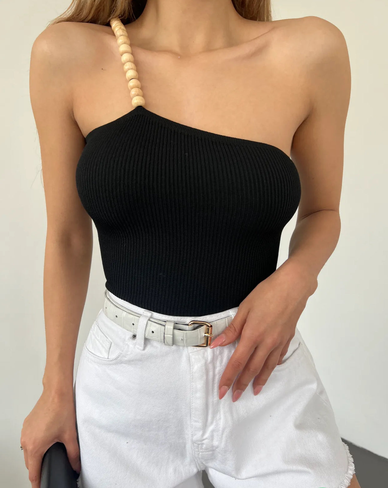 Boncuk Askılı Siyah Triko Crop